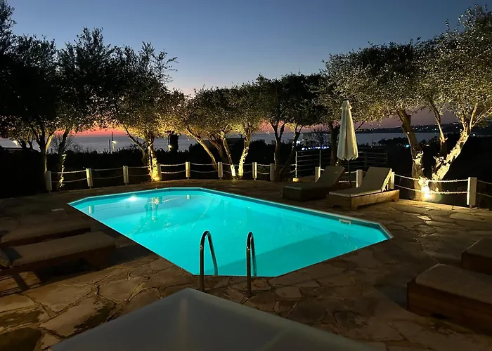 Banana Sunset Villas